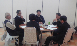 Bグループ討論.jpg
